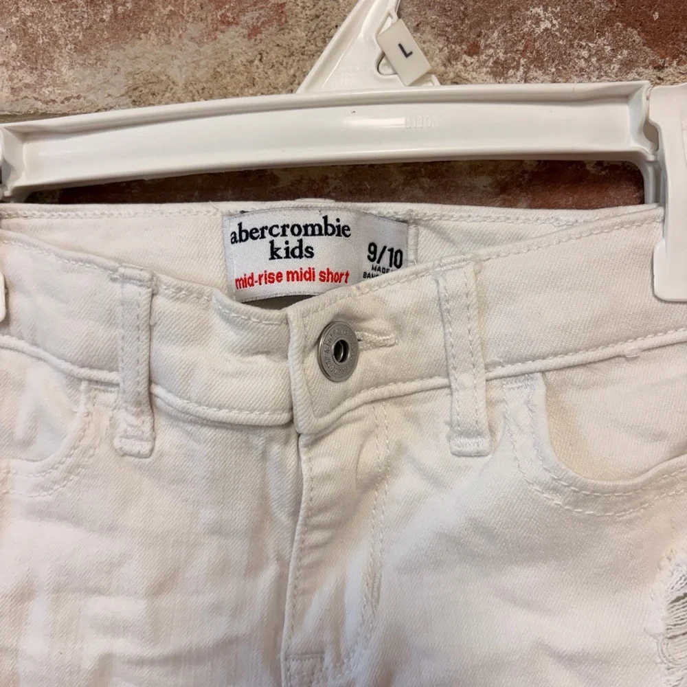 Abercrombie Kids White Frayed Jean Shorts size 9-10
